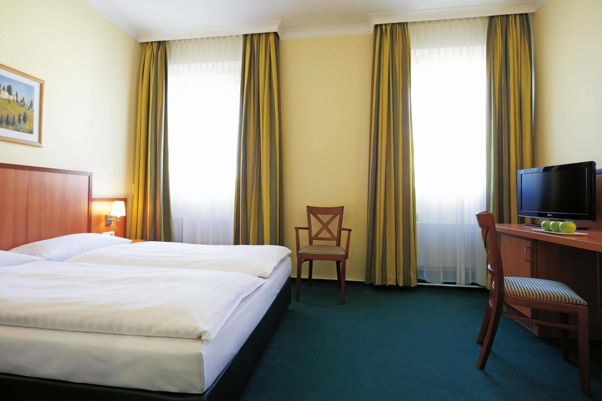 IntercityHotel München Camera foto